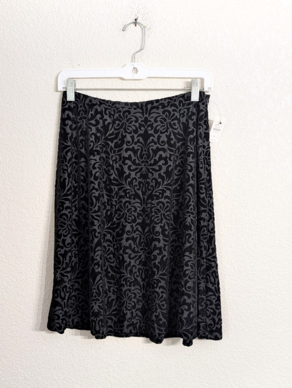 NWT Talbots Black Burnout Velvet A-Line Skirt Size 2P Damask Pattern Party Goth